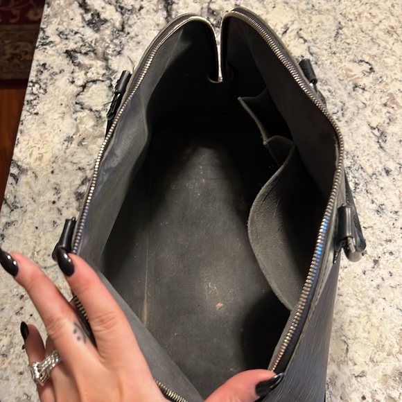 COPY - Alma Pm Epi Noir black leather Louis Vuitton tote - Picture 5 of 15